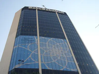 Banco Sabadell mantiene beneficio plano en Barcelona hasta junio