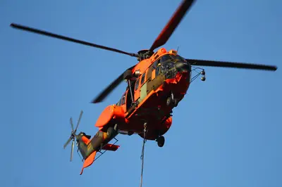Estabilizado el incendio en el pantano de Beznar (Granada)
