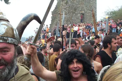 Catoira revive su Romaría Vikinga en las Torres de Oeste