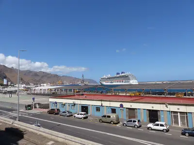 El Port de Tarragona estrena el crucero 'Viking Yi Dun'