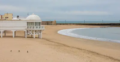 Nuria Roca elige Cádiz para sus vacaciones en familia