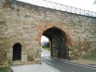 Hallazgo en la muralla de Burgos: aparece una atalaya defensiva